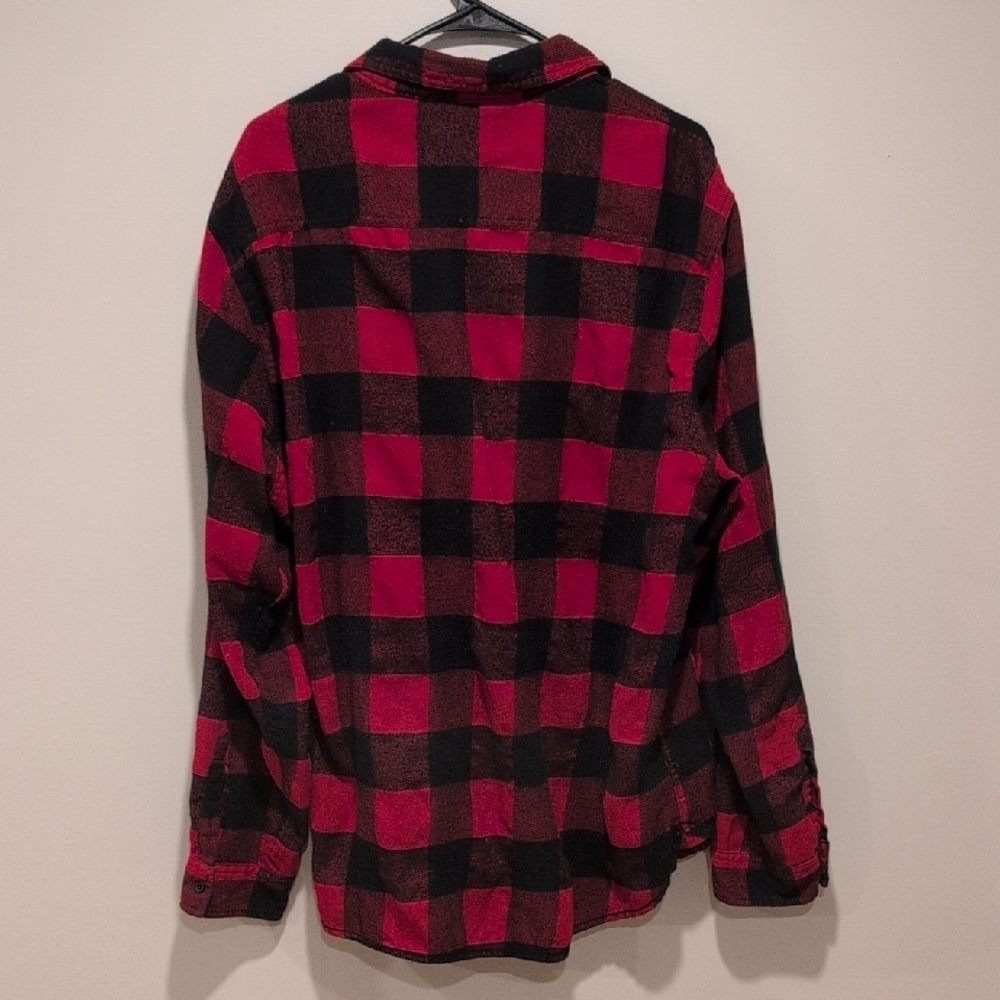 Classic Red and Black Plaid Men's Shirt - Picture 4 of 4